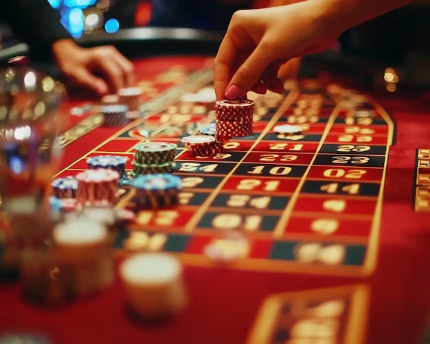 Live dealer table on mobile screen